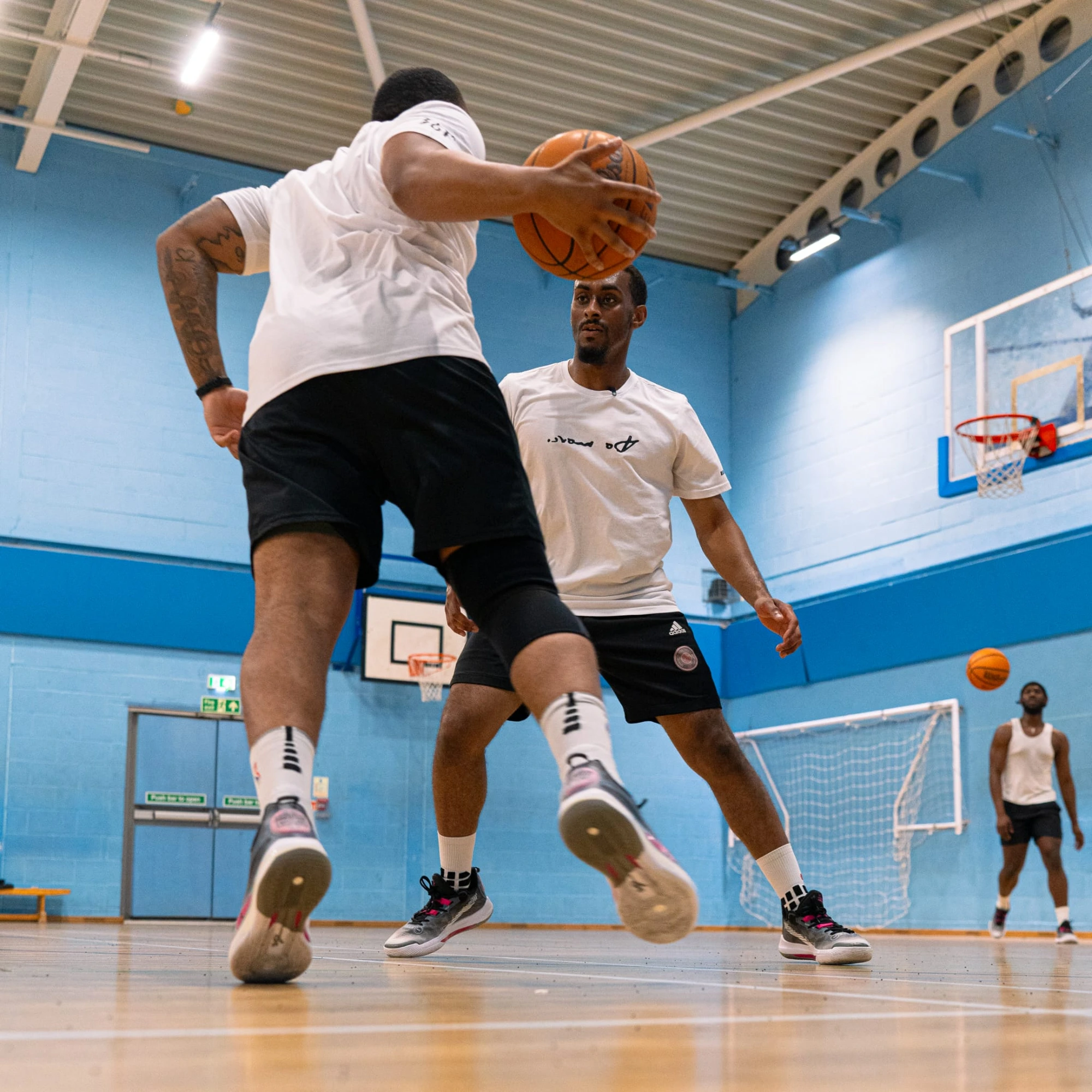 Low-angle one-on-one coaching work at an LBDA workshop